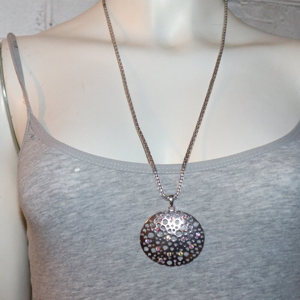 Beautiful silver and rhinestone medallion statement necklace 28-30"